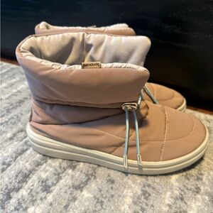 Hey Dude Margot Eco Womens Slip On Boot